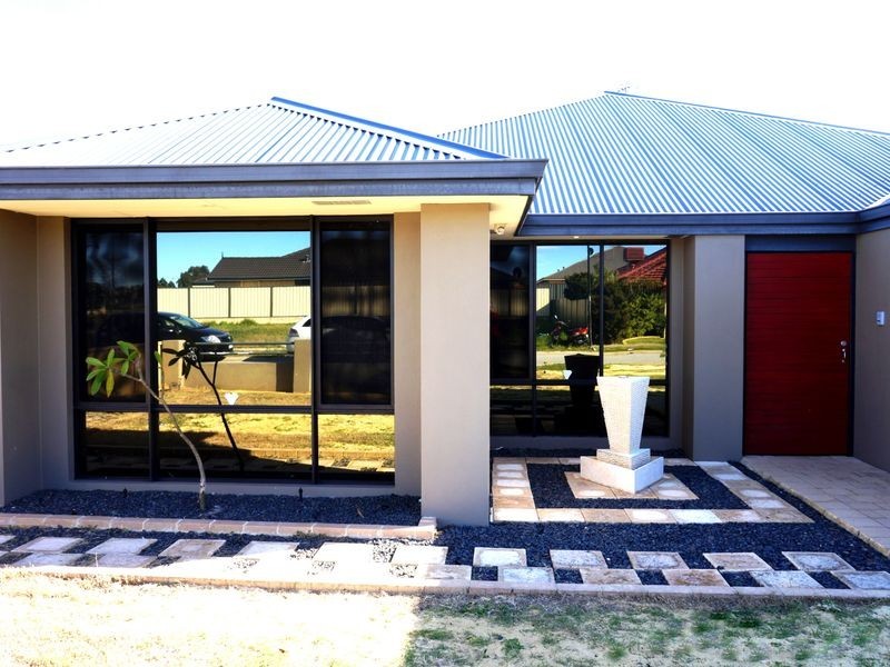 8 Bingham Drive, Success WA 6164