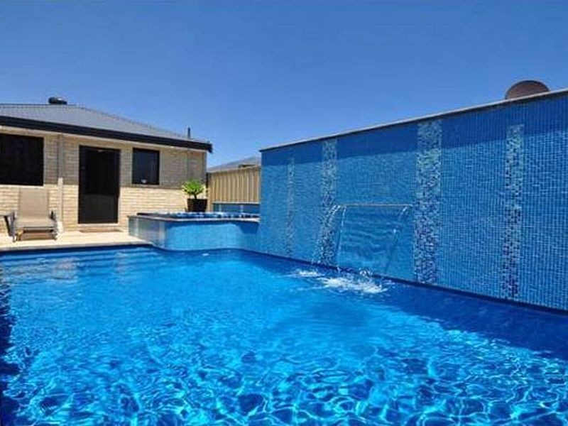 8 Bingham Drive, Success WA 6164