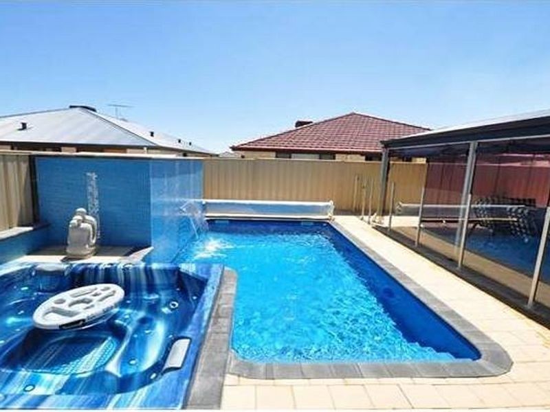 8 Bingham Drive, Success WA 6164