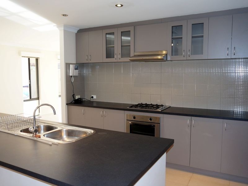 8 Bingham Drive, Success WA 6164