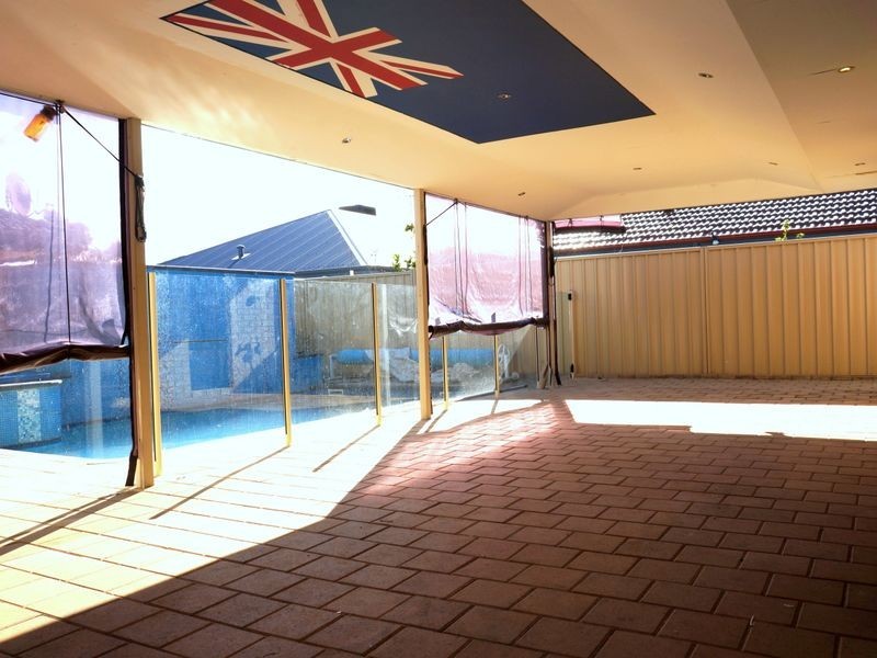 8 Bingham Drive, Success WA 6164