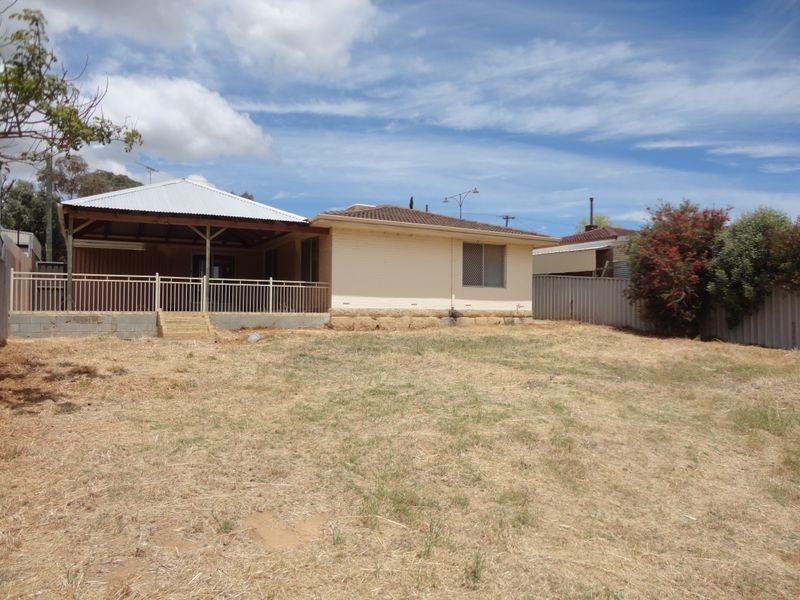 21 Sulphur Road, Orelia WA 6167