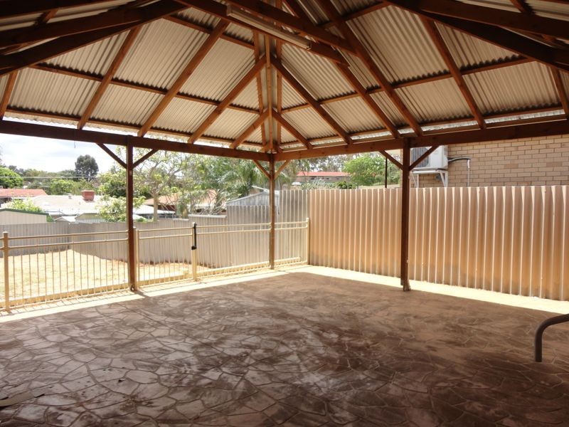 21 Sulphur Road, Orelia WA 6167