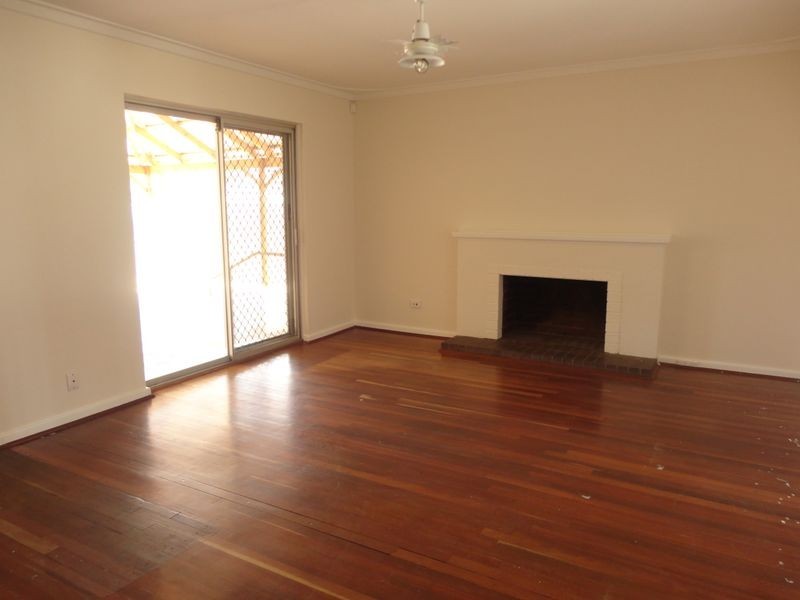 21 Sulphur Road, Orelia WA 6167