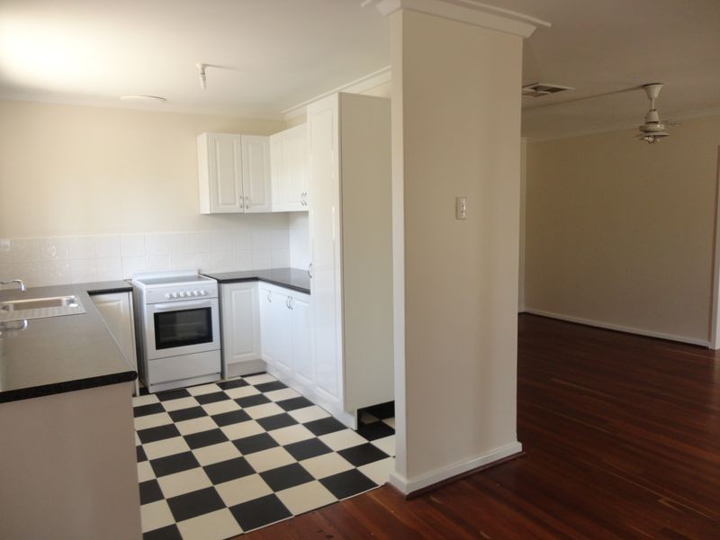 21 Sulphur Road, Orelia WA 6167