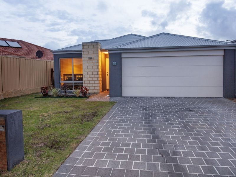 37 Dewsbury Drive, Bertram WA 6167