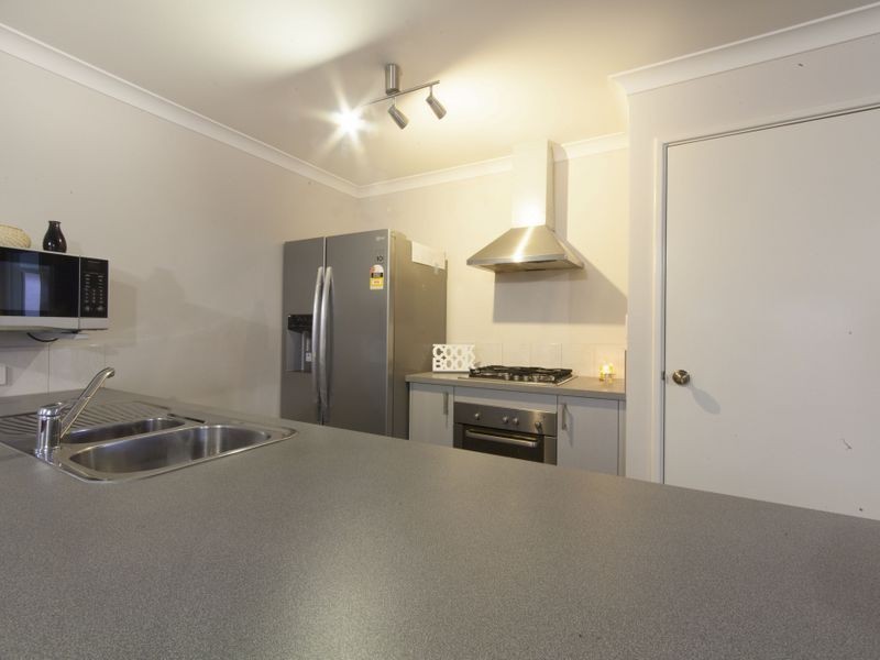 37 Dewsbury Drive, Bertram WA 6167