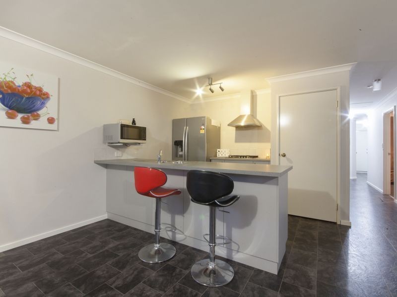37 Dewsbury Drive, Bertram WA 6167