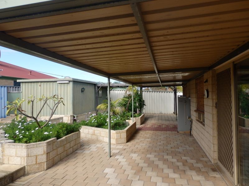 1 Mackerel Close, Warnbro WA 6169