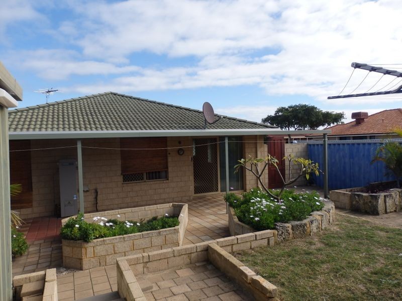 1 Mackerel Close, Warnbro WA 6169