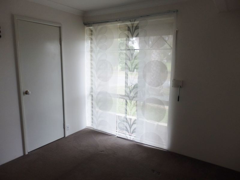 30 Roundhill Drive, Port Kennedy WA 6172