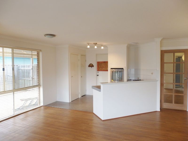 30 Roundhill Drive, Port Kennedy WA 6172