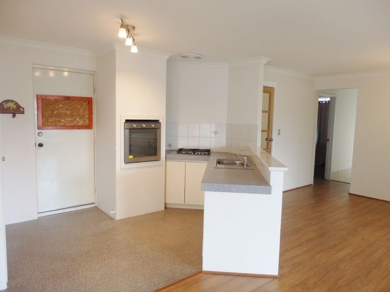 30 Roundhill Drive, Port Kennedy WA 6172