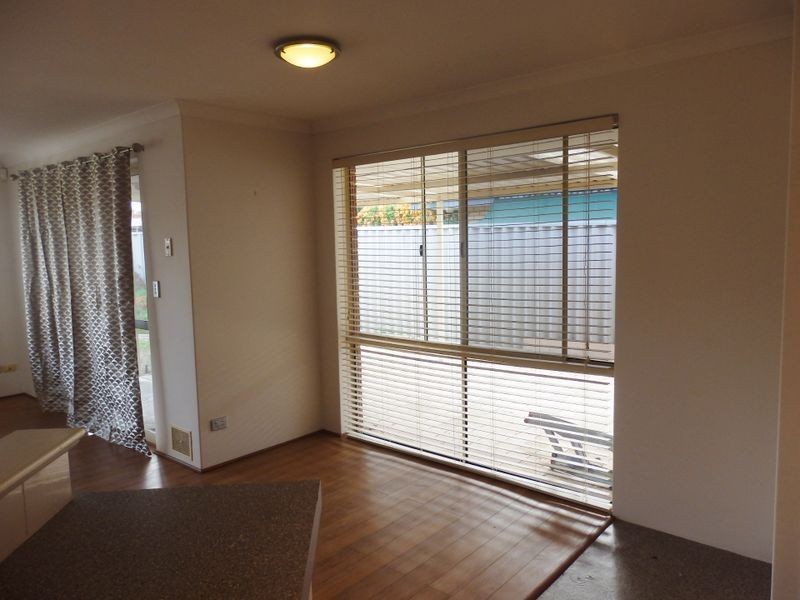 30 Roundhill Drive, Port Kennedy WA 6172