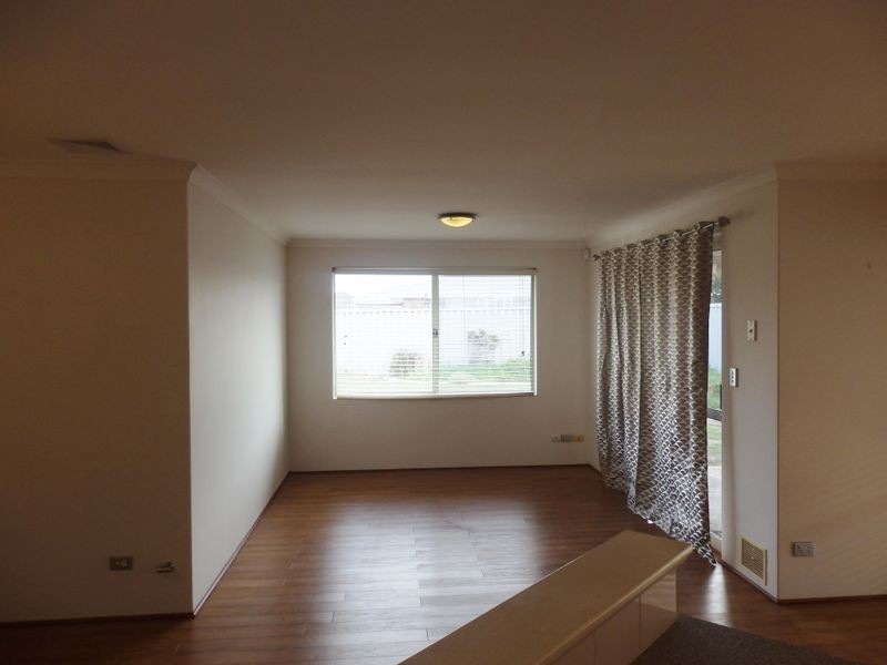 30 Roundhill Drive, Port Kennedy WA 6172