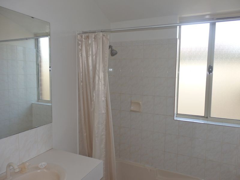 30 Roundhill Drive, Port Kennedy WA 6172