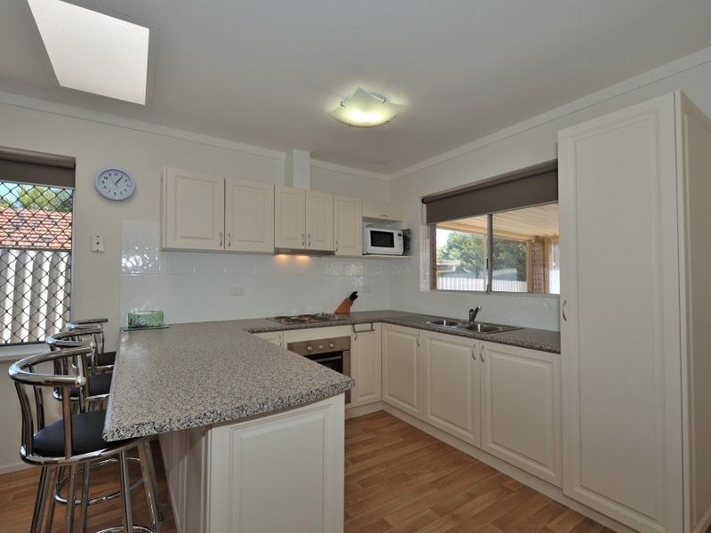 11 Morrit Way, Parmelia WA 6167