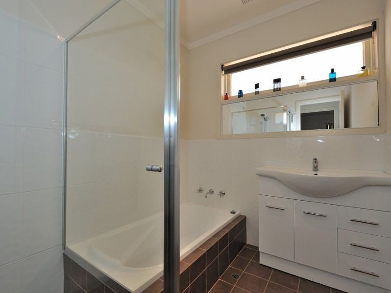 11 Morrit Way, Parmelia WA 6167
