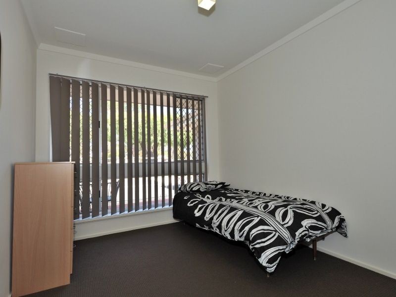 11 Morrit Way, Parmelia WA 6167