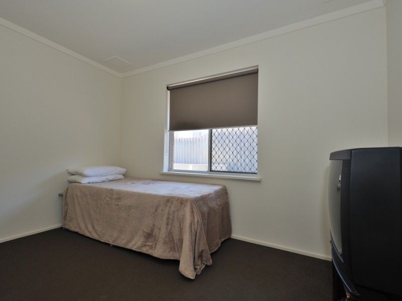 11 Morrit Way, Parmelia WA 6167