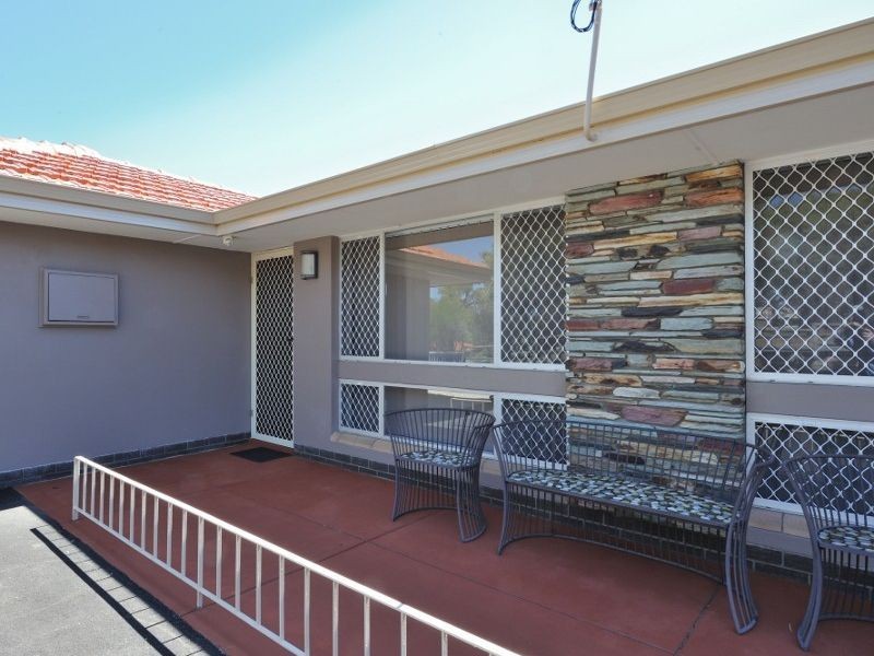 11 Morrit Way, Parmelia WA 6167