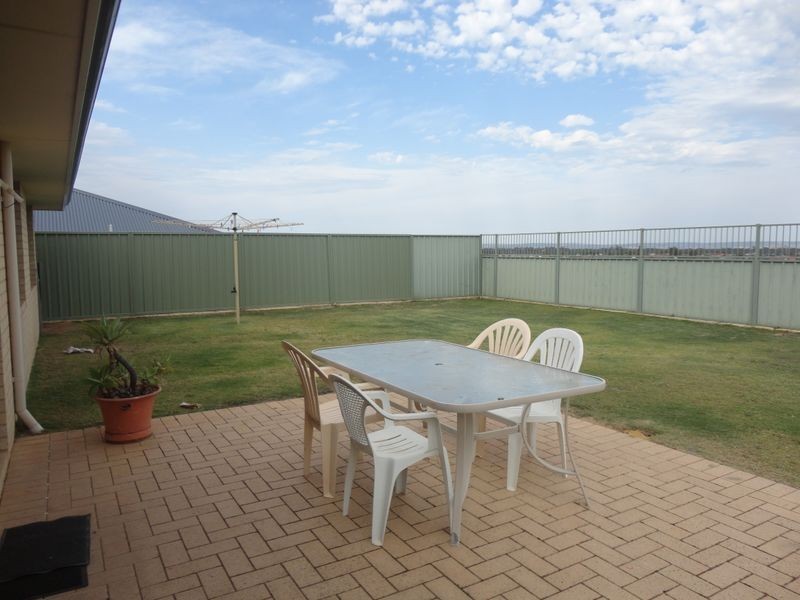 1 Eton Court, Parmelia WA 6167