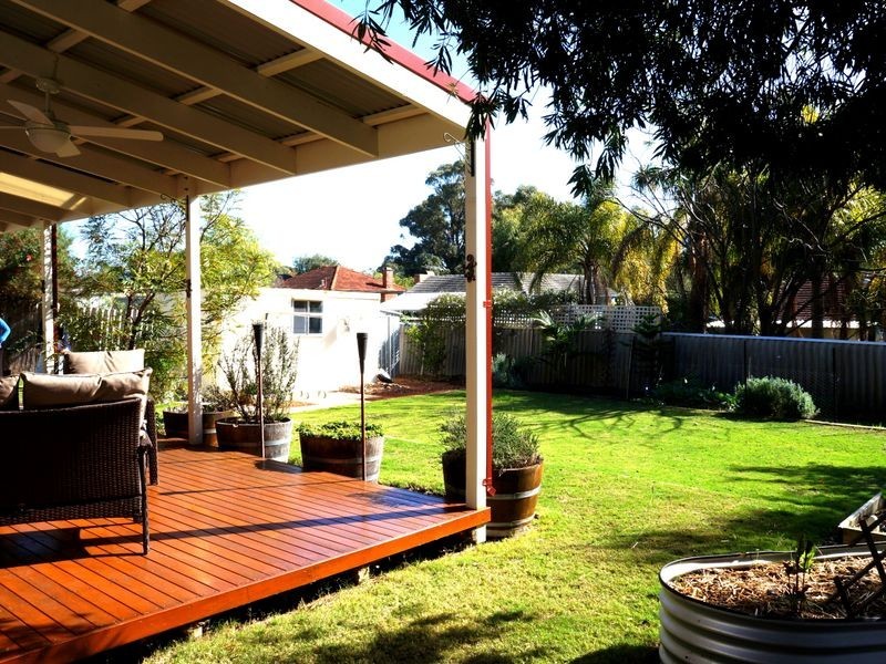 8 Munday Way, Medina WA 6167