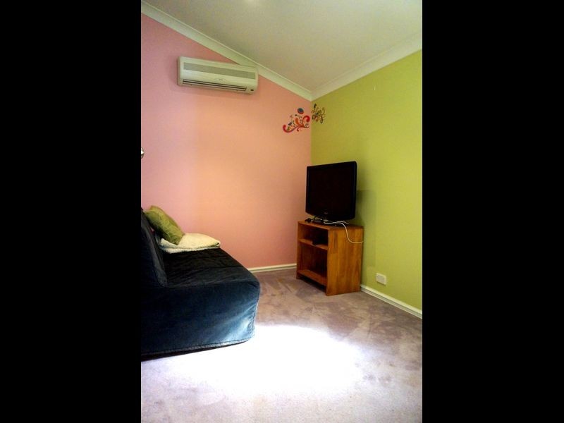 8 Munday Way, Medina WA 6167