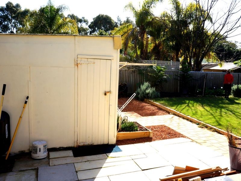 8 Munday Way, Medina WA 6167