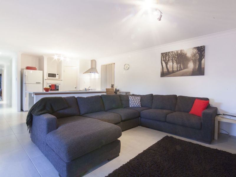 10 Oatlands Vista, Wellard WA 6170