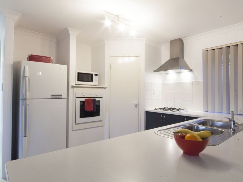 10 Oatlands Vista, Wellard WA 6170