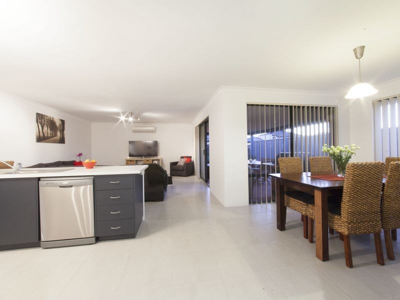 10 Oatlands Vista, Wellard WA 6170