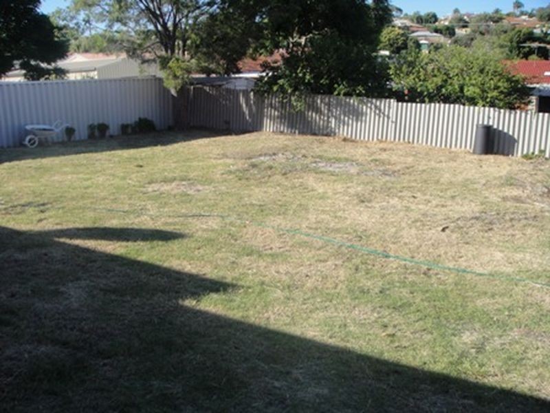 12 Morrit Way, Parmelia WA 6167