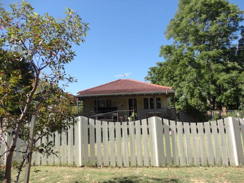 15 Hoyle Road, Medina WA 6167