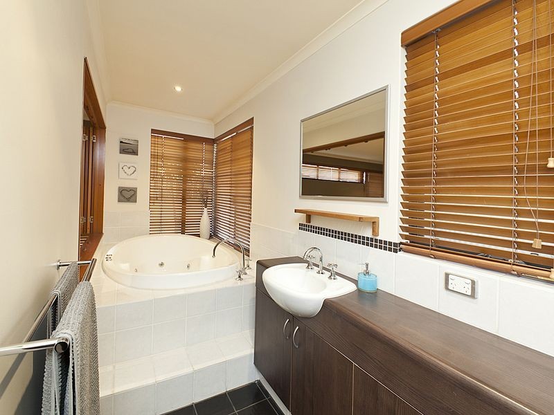 9 Ameer Cres, Bertram WA 6167