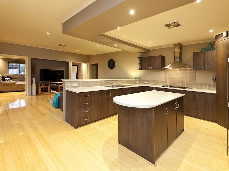 9 Ameer Cres, Bertram WA 6167
