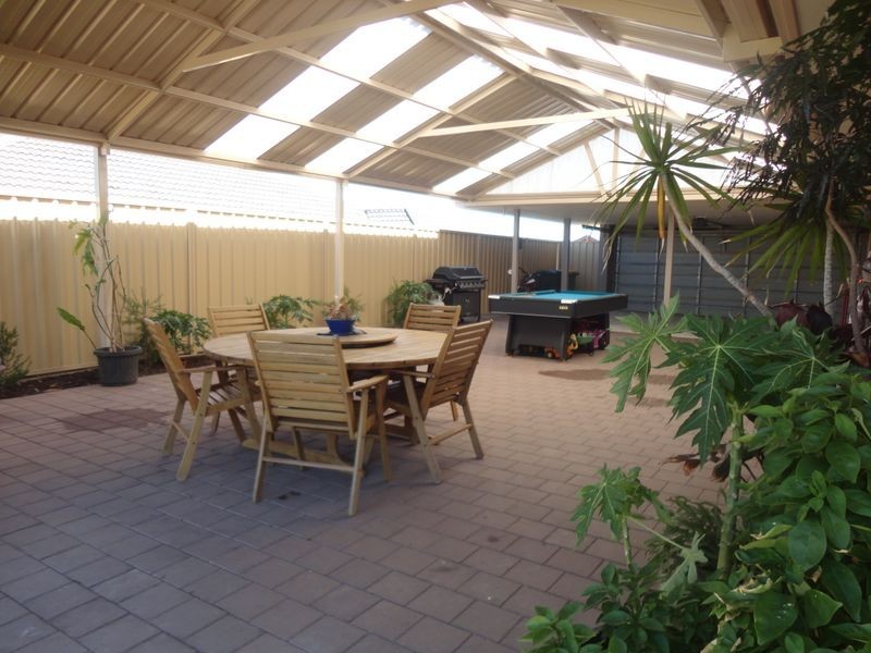 10 Featherstone Road, Orelia WA 6167