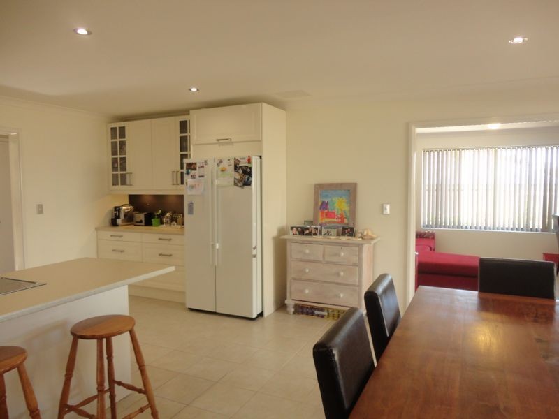 10 Featherstone Road, Orelia WA 6167