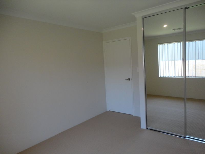 27 Kirkby Circuit, Wellard WA 6170