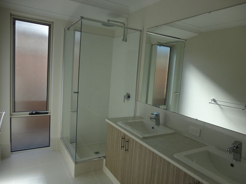 27 Kirkby Circuit, Wellard WA 6170