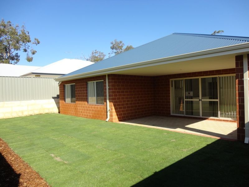 27 Kirkby Circuit, Wellard WA 6170