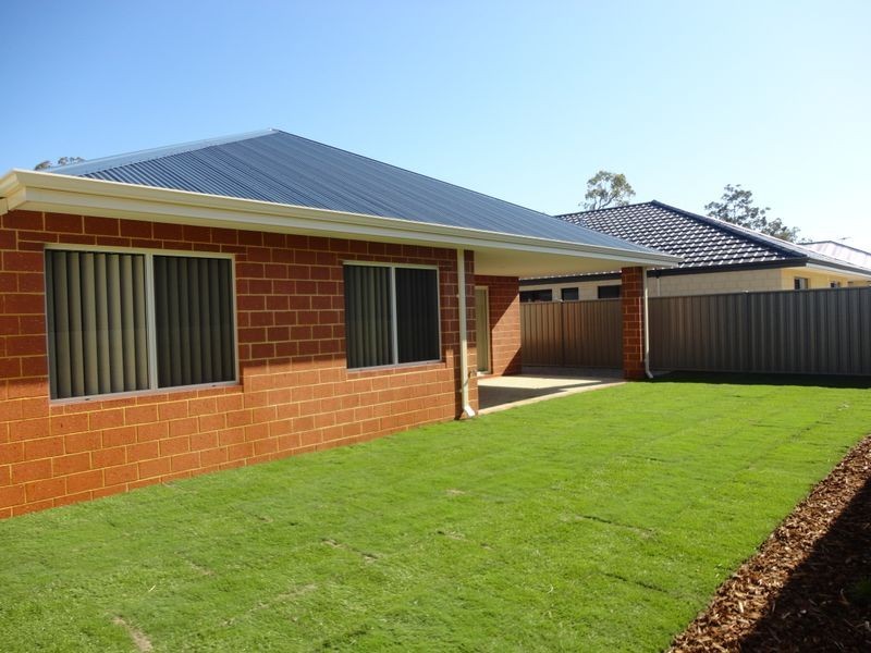 27 Kirkby Circuit, Wellard WA 6170