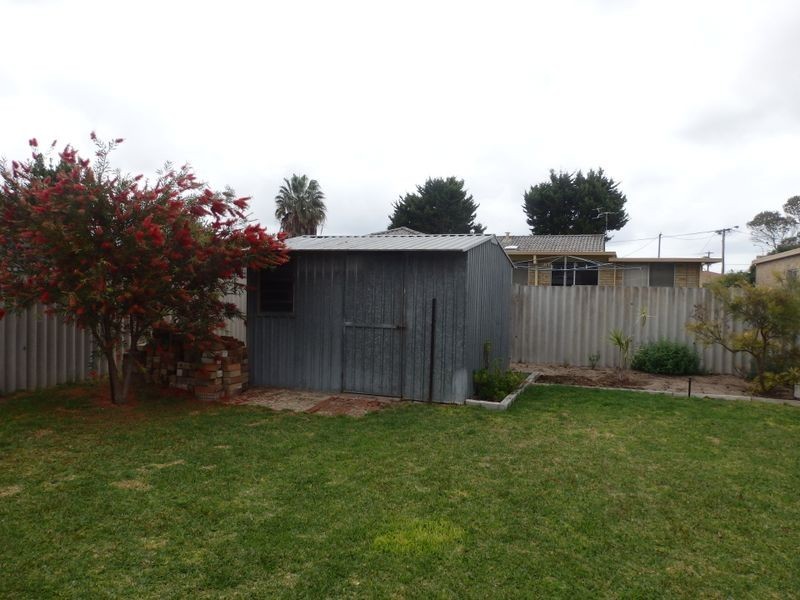 10 Rotohine Place, Cooloongup WA 6168