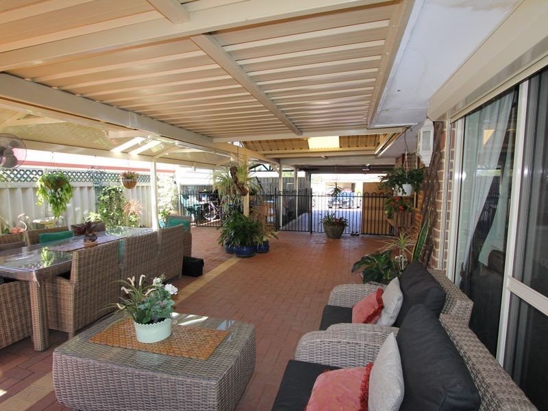 12 Colchester Avenue, Orelia WA 6167