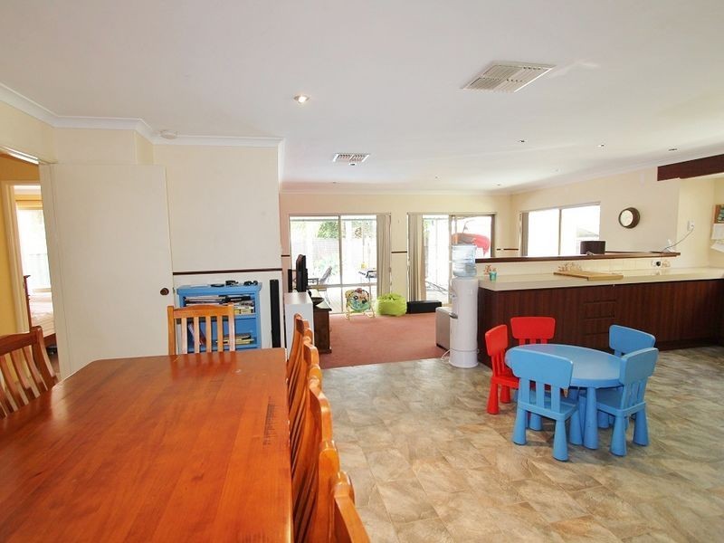 43 Whitebread Way, Leda WA 6170