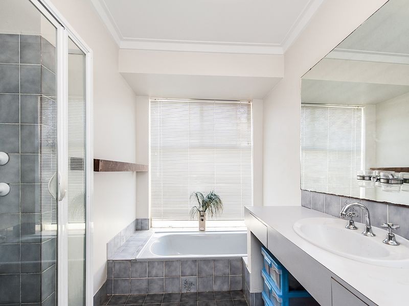 9 Perriam Close, Parmelia WA 6167