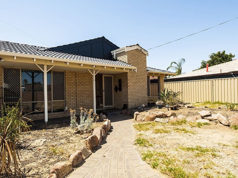 9 Perriam Close, Parmelia WA 6167
