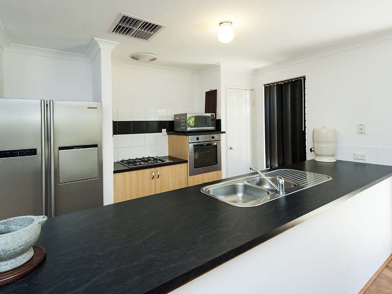 24 Wanstead Vista, Bertram WA 6167