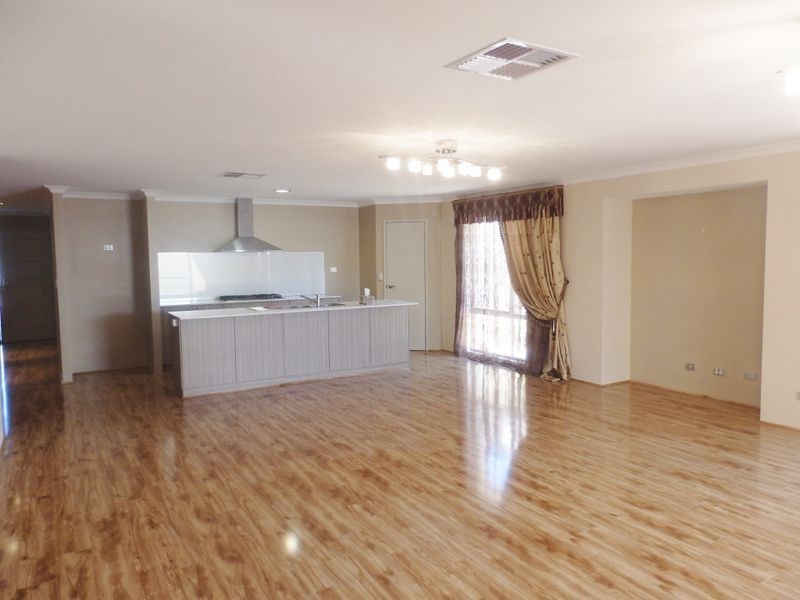 16 Corrour Bend, Bertram WA 6167