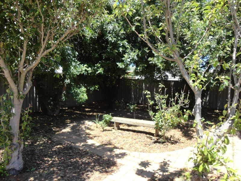 5 Chapman Road, Calista WA 6167